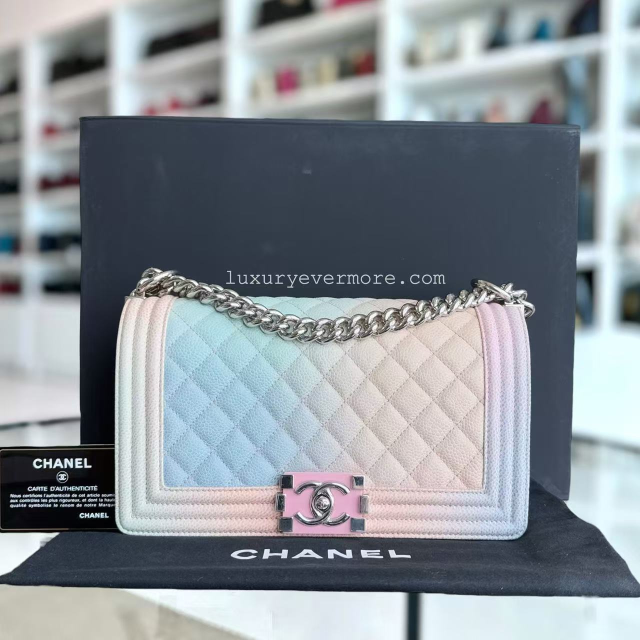 *Rare, Un d* Chanel Boy Medium - 25CM Raibow Caviar Quilted Mixed Hardware Series 25