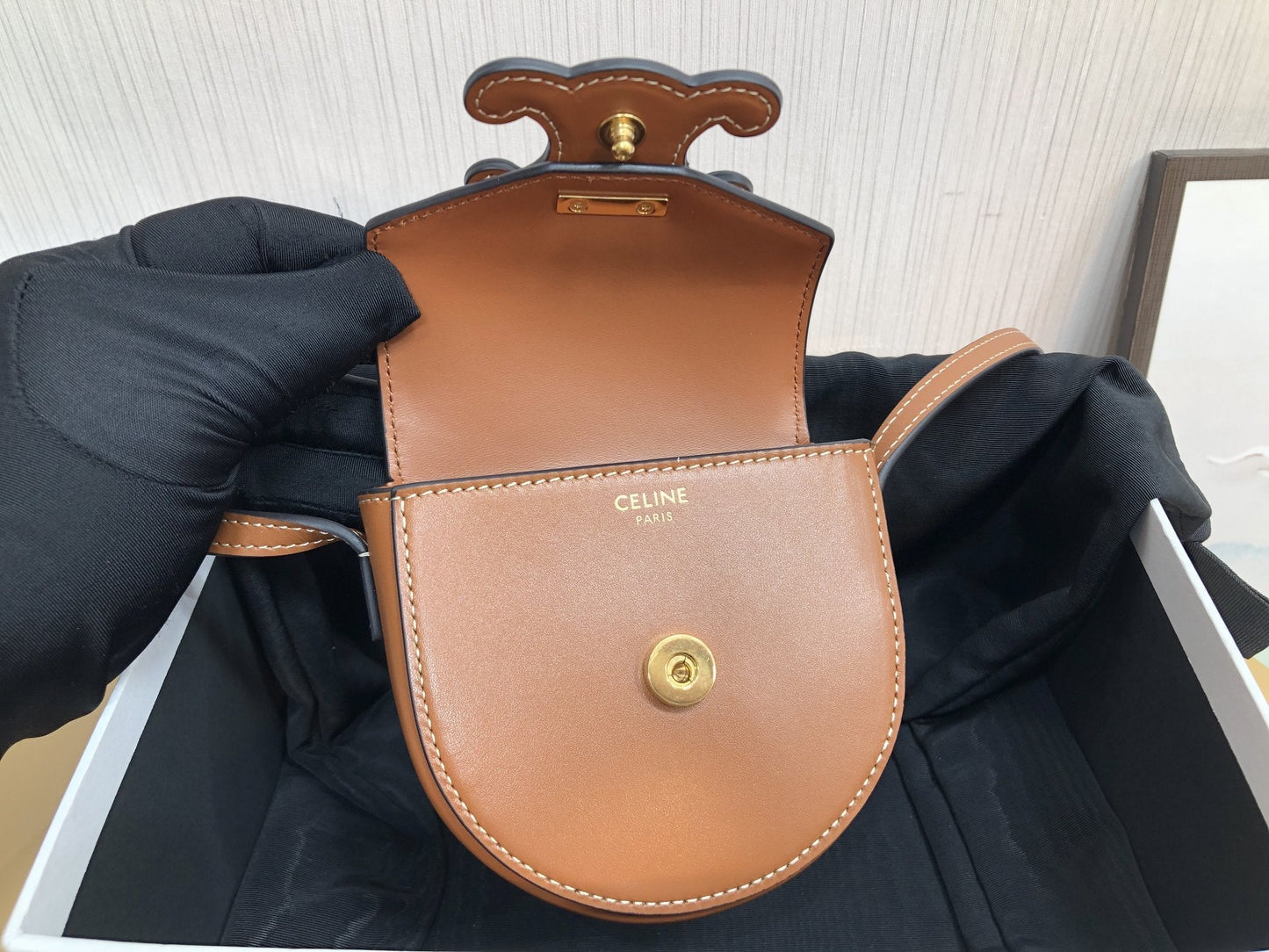 Top Quality Mini BesaTop Quality Cuir Triomphe Brown For Women 4in/11cm 10J303DPQ.04LU