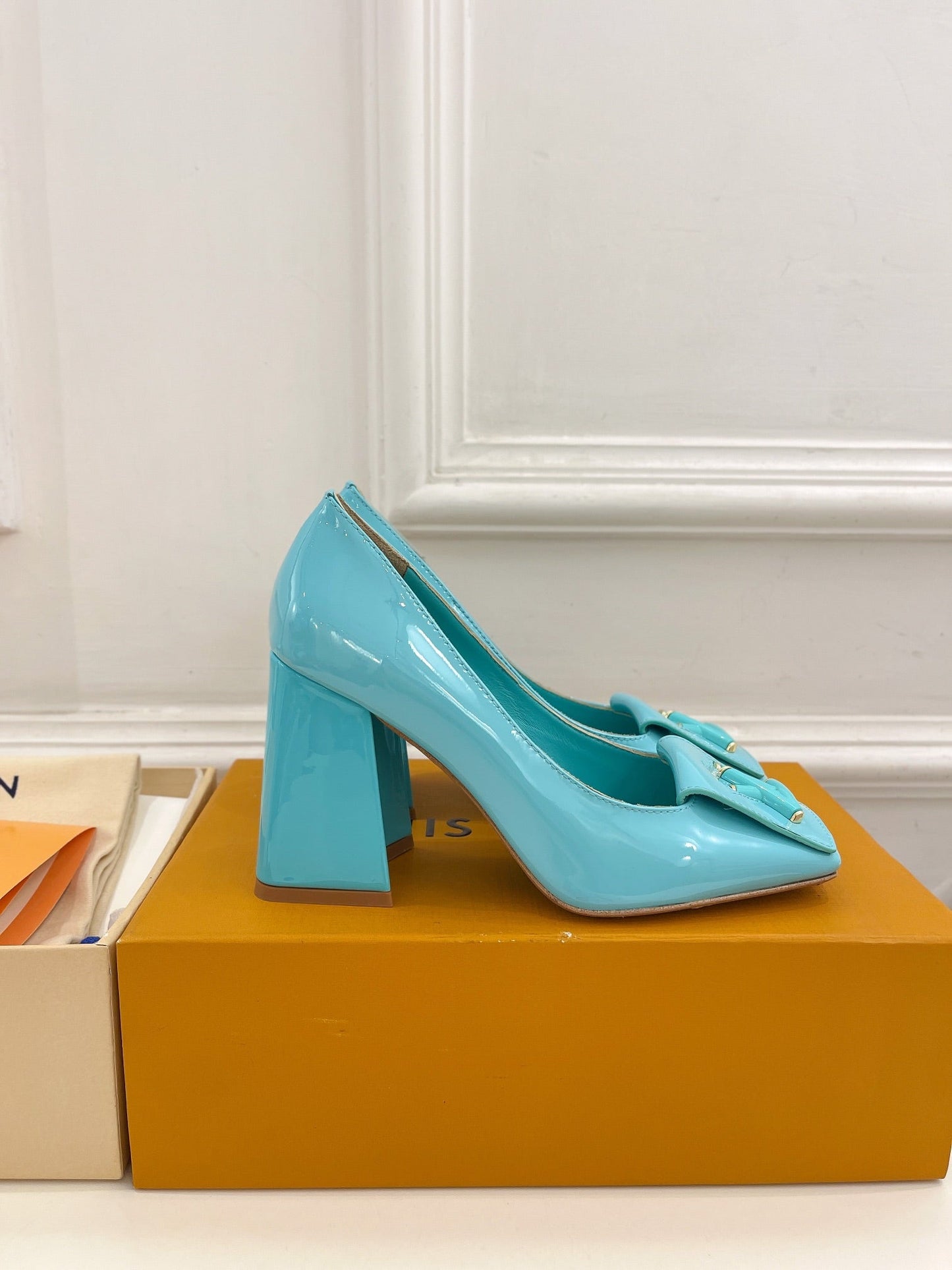 New 1:1 rep LUV High Heel Shoes 008