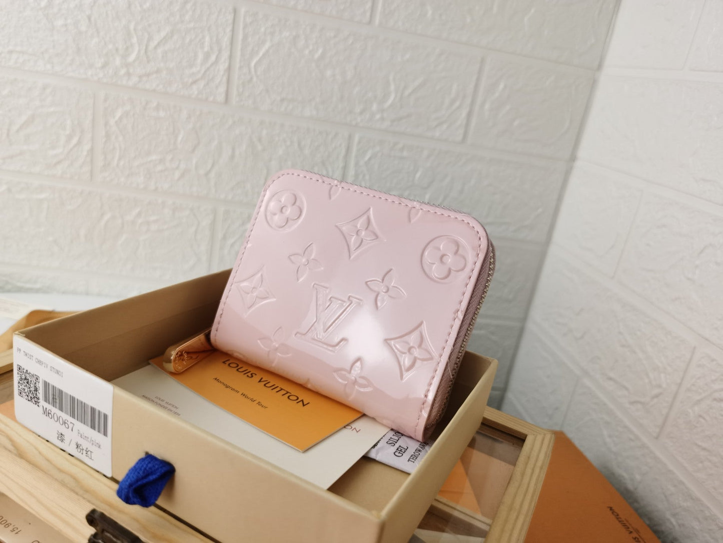 EN - New 1:1 rep  Wallet LUV 121