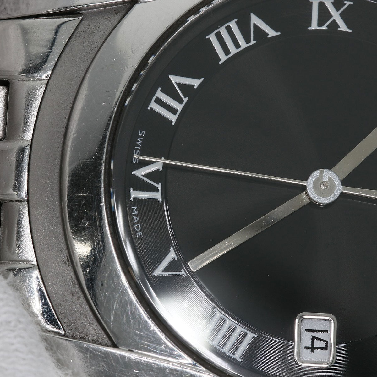 GUCCI Watches Quartz 5500M Stainless Steel , Stainless Steel Silver Round face black dial mens  d