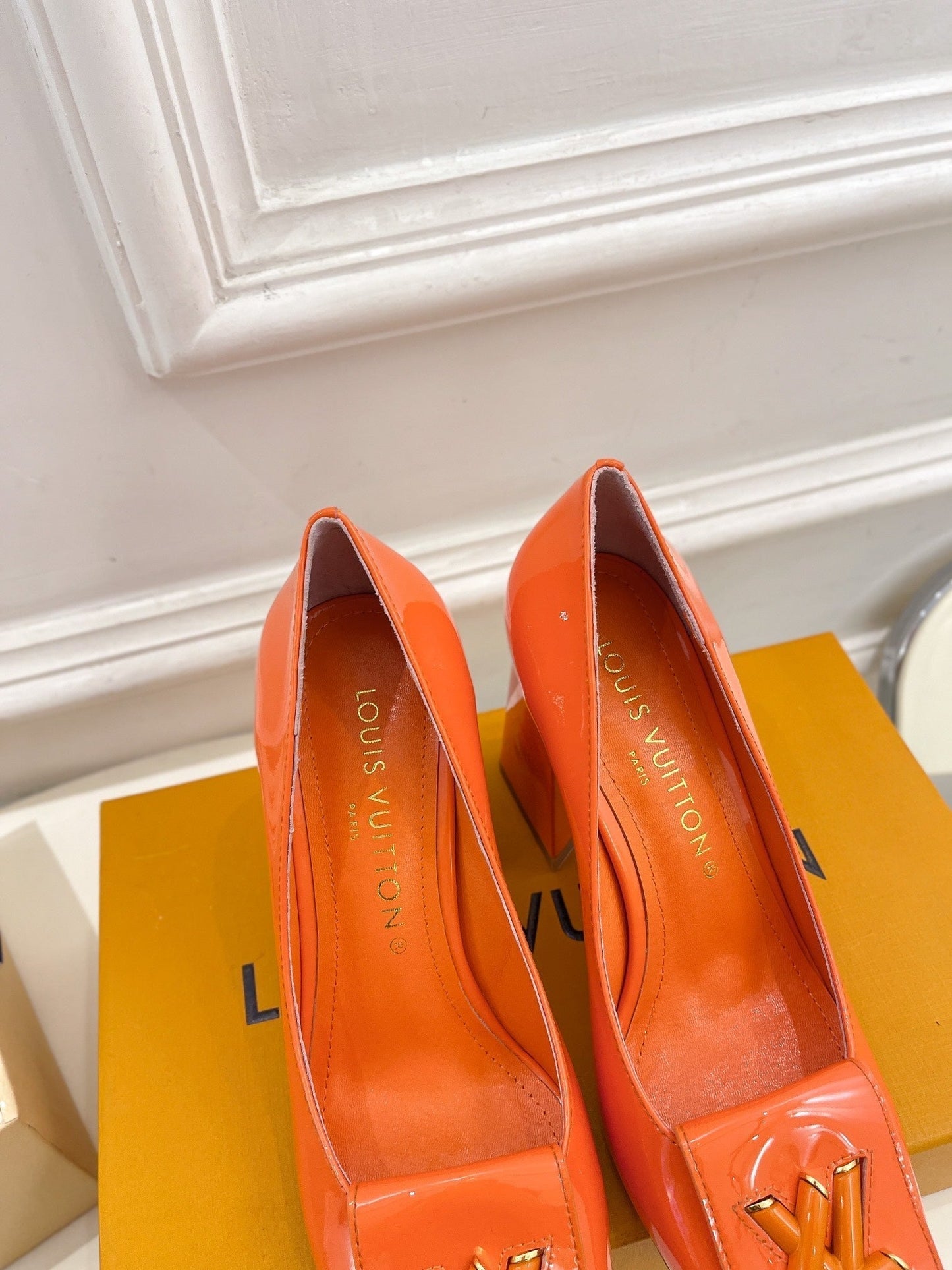 New 1:1 rep LUV High Heel Shoes 010