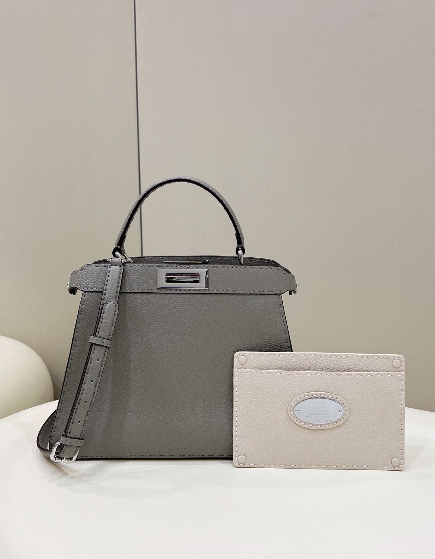 FI Top Quality ISeeU MeTop Qualityum Gray For Women, Handbags, Shoulder Bags 13.1in/33.5cm FF