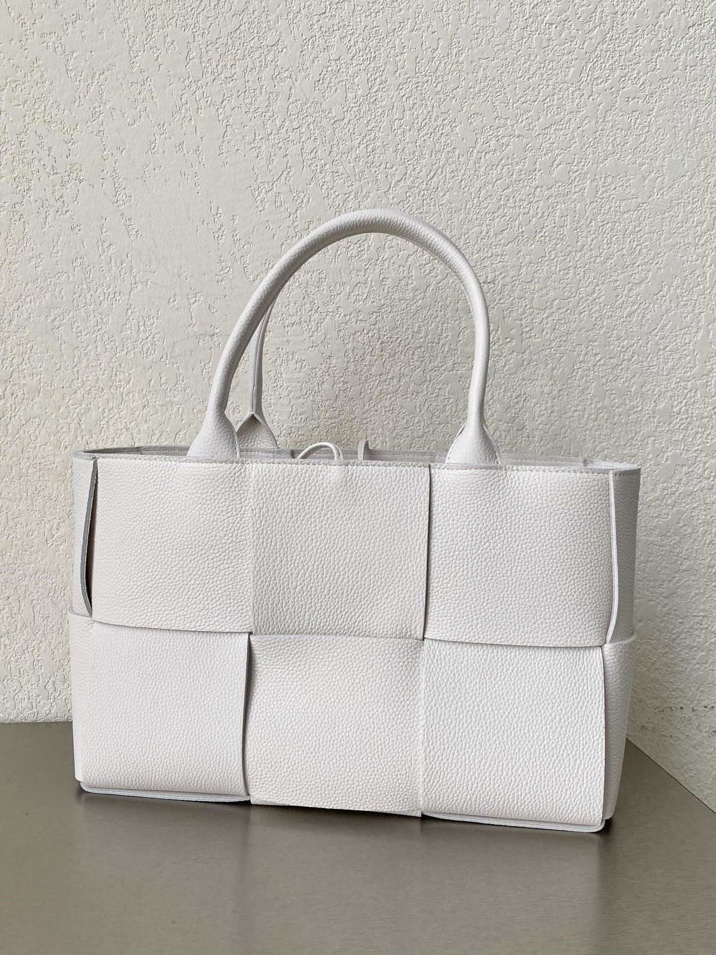 Top Quality Arco Tote Bag For Women 11.8in/30cm In Chalk 652867VCP119009