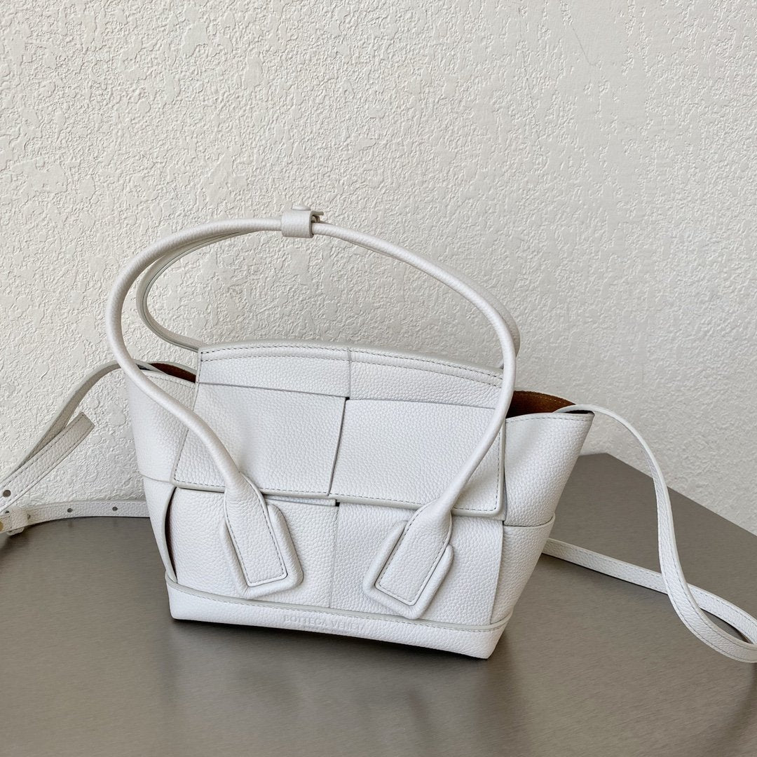 Top Quality Mini Arco White, For Women, Women’s Bags 11.4in/29cm 600606VMAP19005
