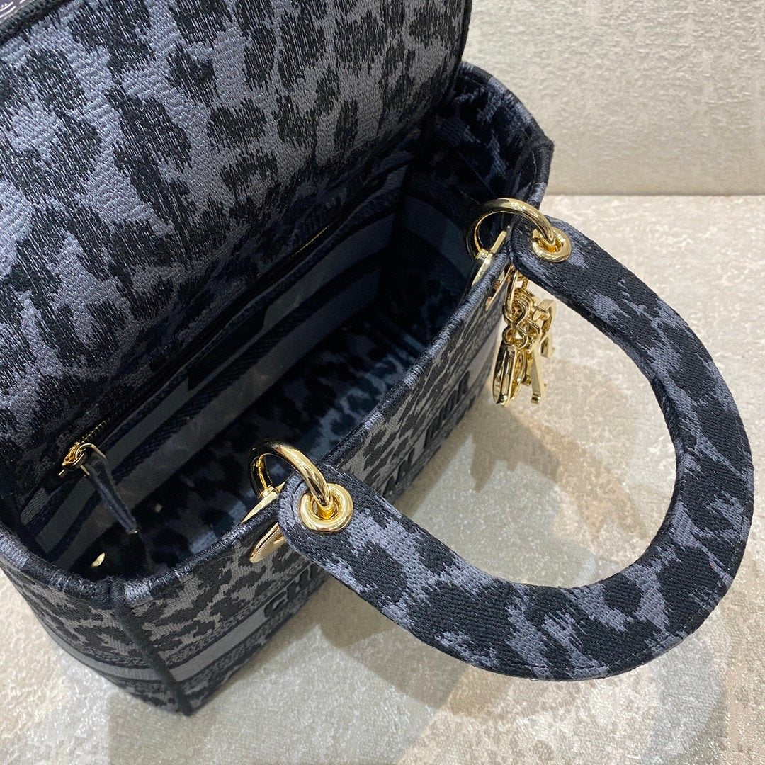 Top Quality MeTop Qualityum Lady D-Lite Bag Blue and Black Mizza Embroidery, Blue and Black Handbags, Crossbody Bags, 24cm CD M0565ORTop Quality_M962