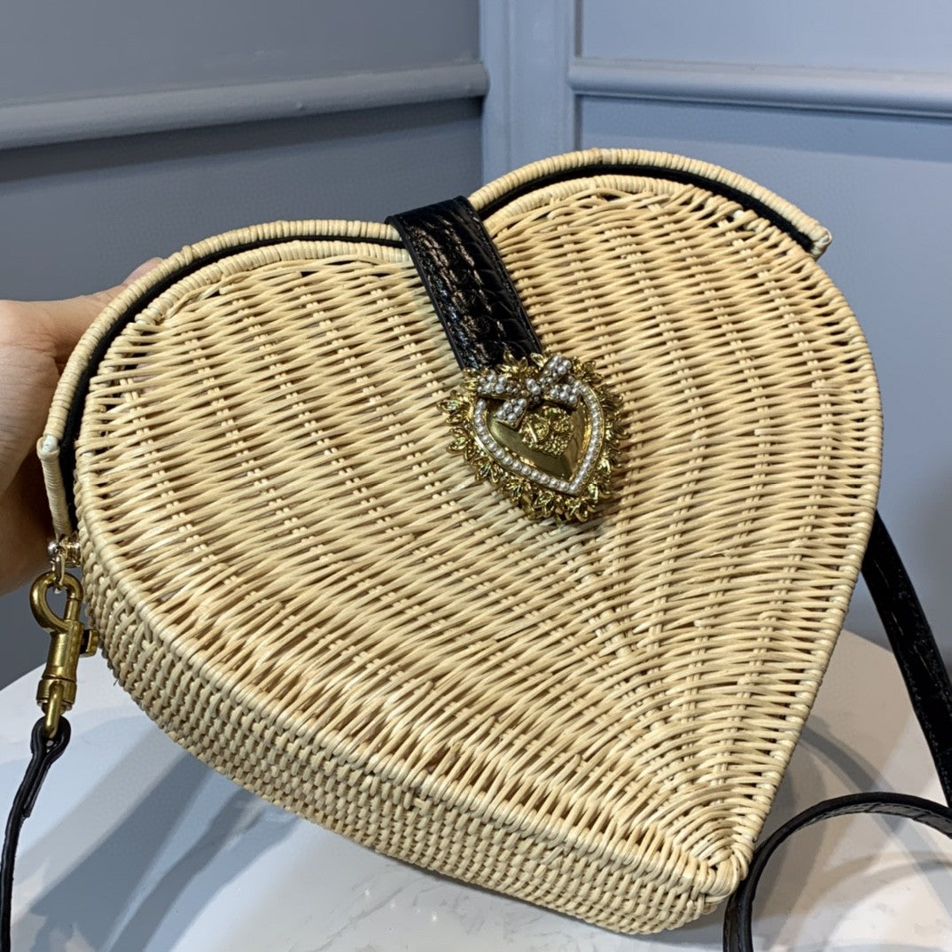 Top Quality Devotion Crystal Heart Wicker Top Handle Bag Beige For Women 10in/26cm Top Quality