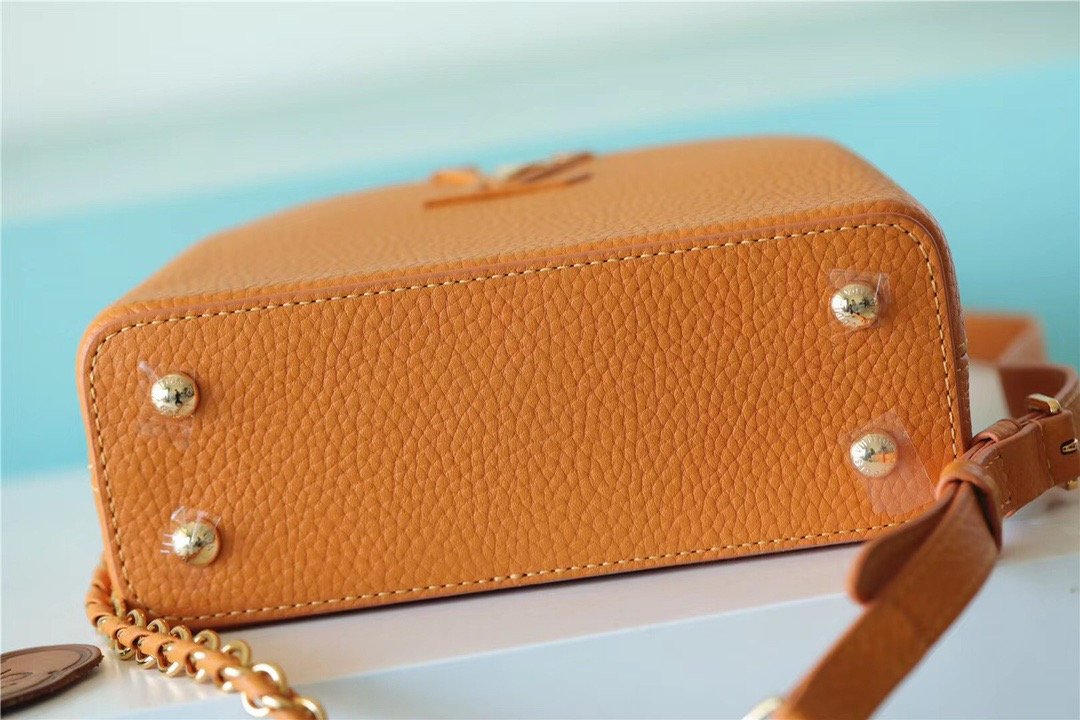 Top Quality Capucines Mini Taurillon Jaune Sunbeam For Women,  Shoulder And Crossbody Bags 21cm/8.3in Top Quality