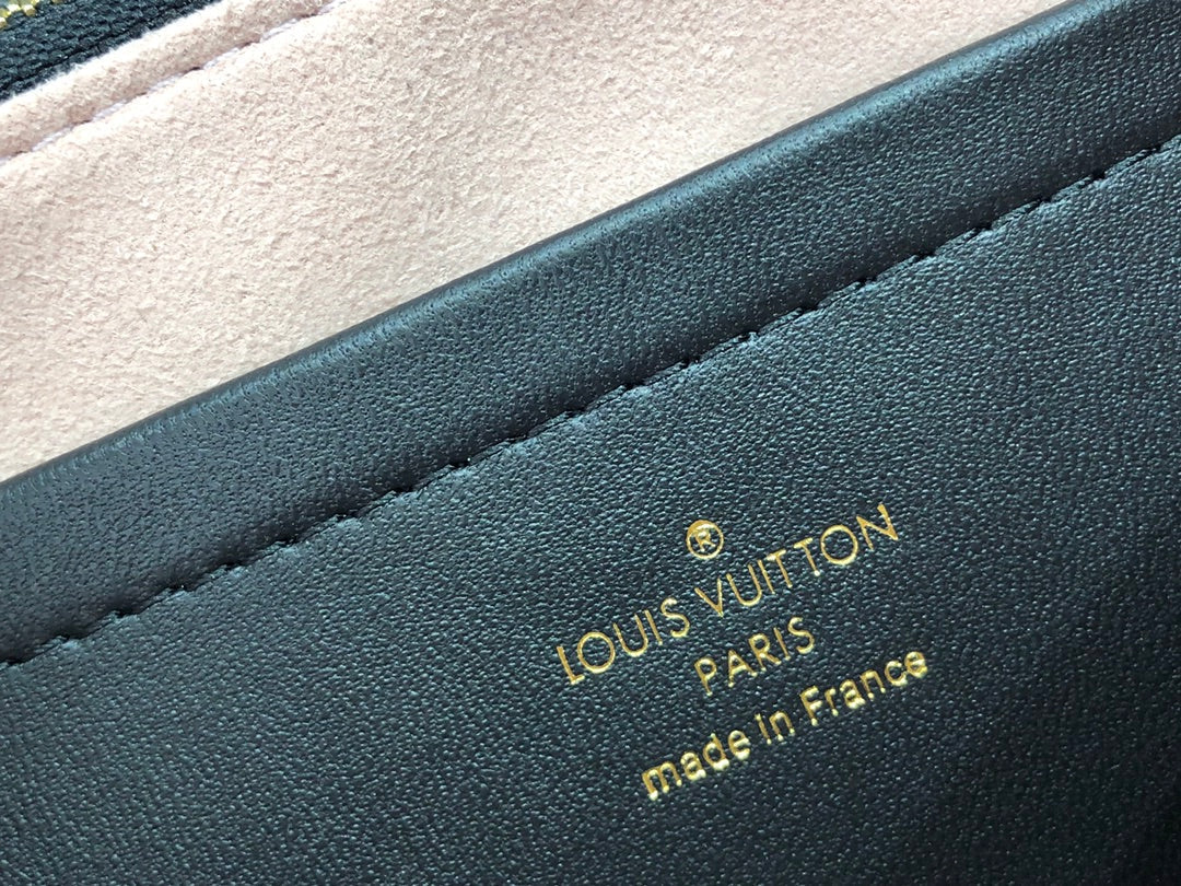 Top Quality Pochette Coussin Monogram Empreinte Black For Women,  Shoulder And Crossbody Bags 7.9in/20cm Top Quality M80742