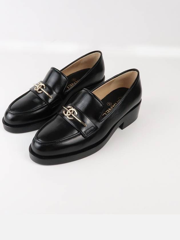 CC Logo Leather Loafers Black Chanel