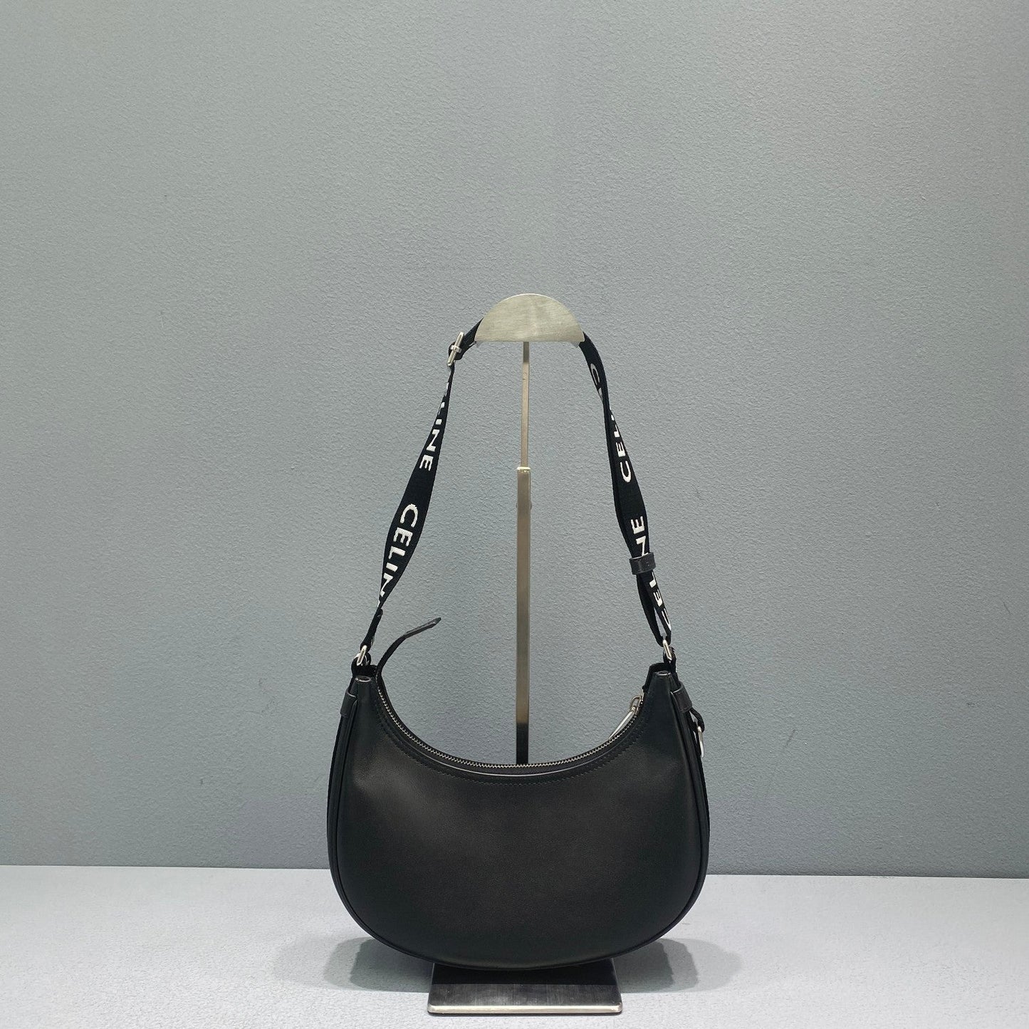 Top Quality MeTop Qualityum Ava Bag With Top Quality Strap Black For Women 9in/23cm 