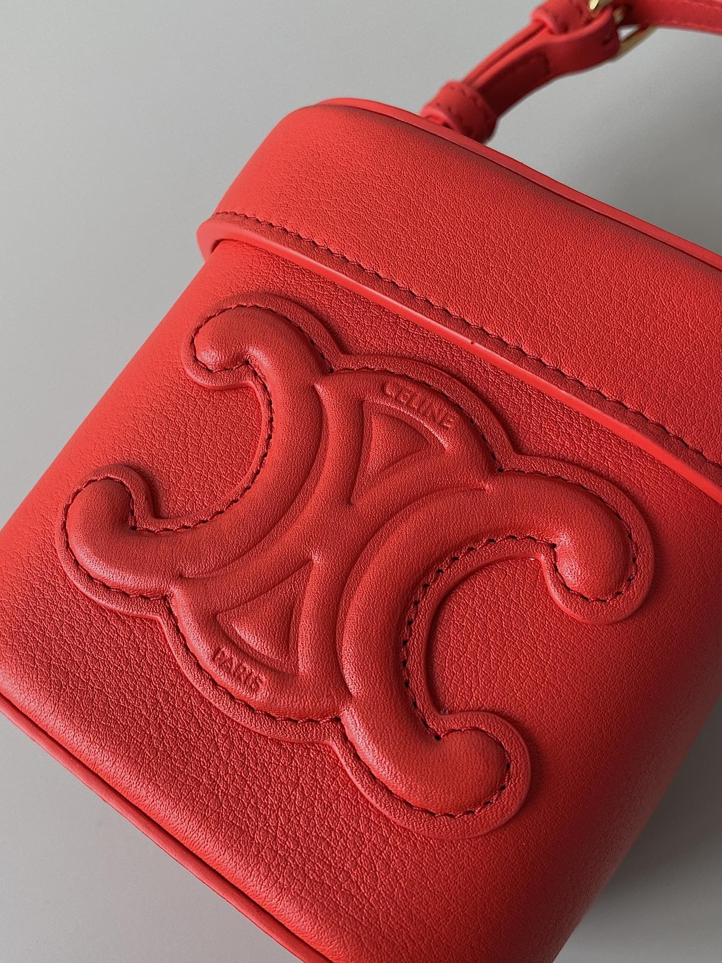 Top Quality Small Box Cuir Triomphe Red For Women 4in/11cm 199263EFB.27BR
