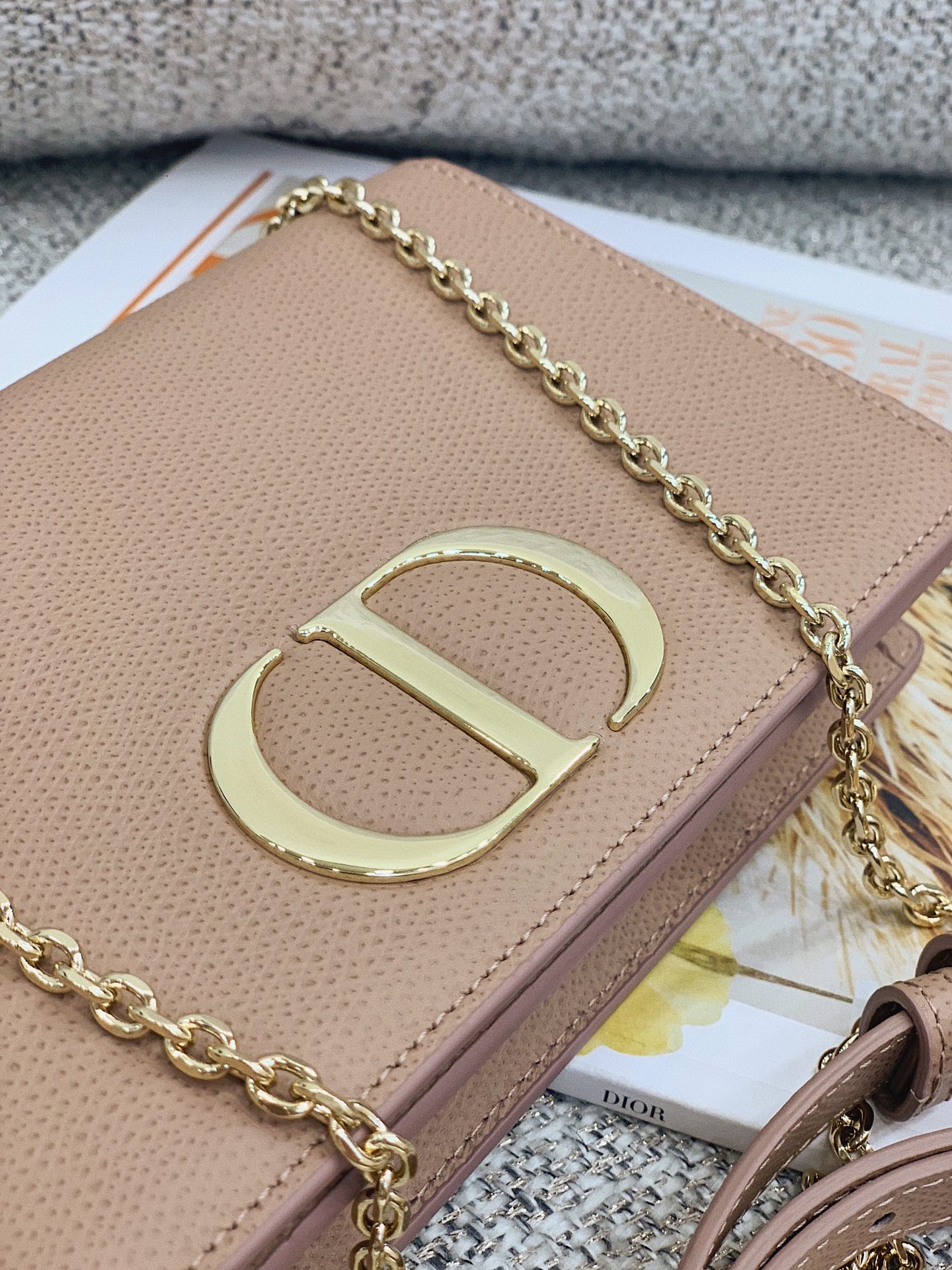 Top Quality MeTop Qualityum Top Quality 30 Montaigne 2-In-1 Pouch Grained Creme For Women 7.5in/19cm CD