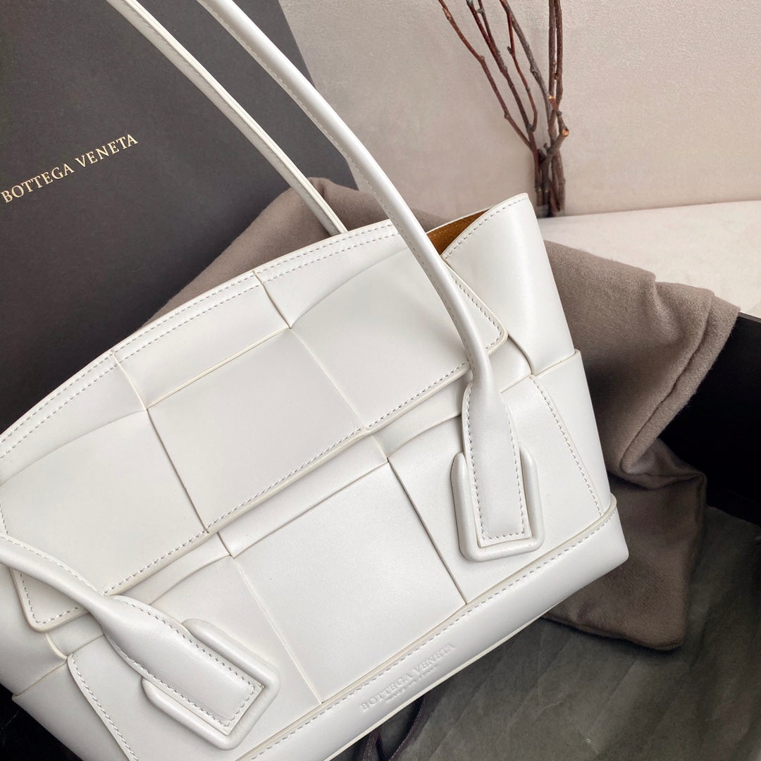 Top Quality Arco Bag For Women 12in/33cm In White