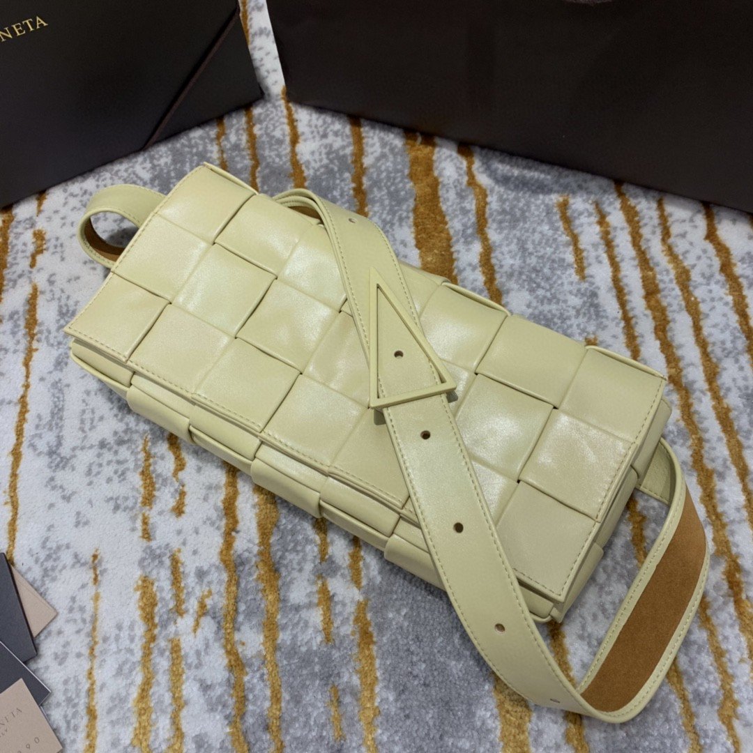 Top Quality Brick Cassette Bag For Women 11in/28cm In Beige