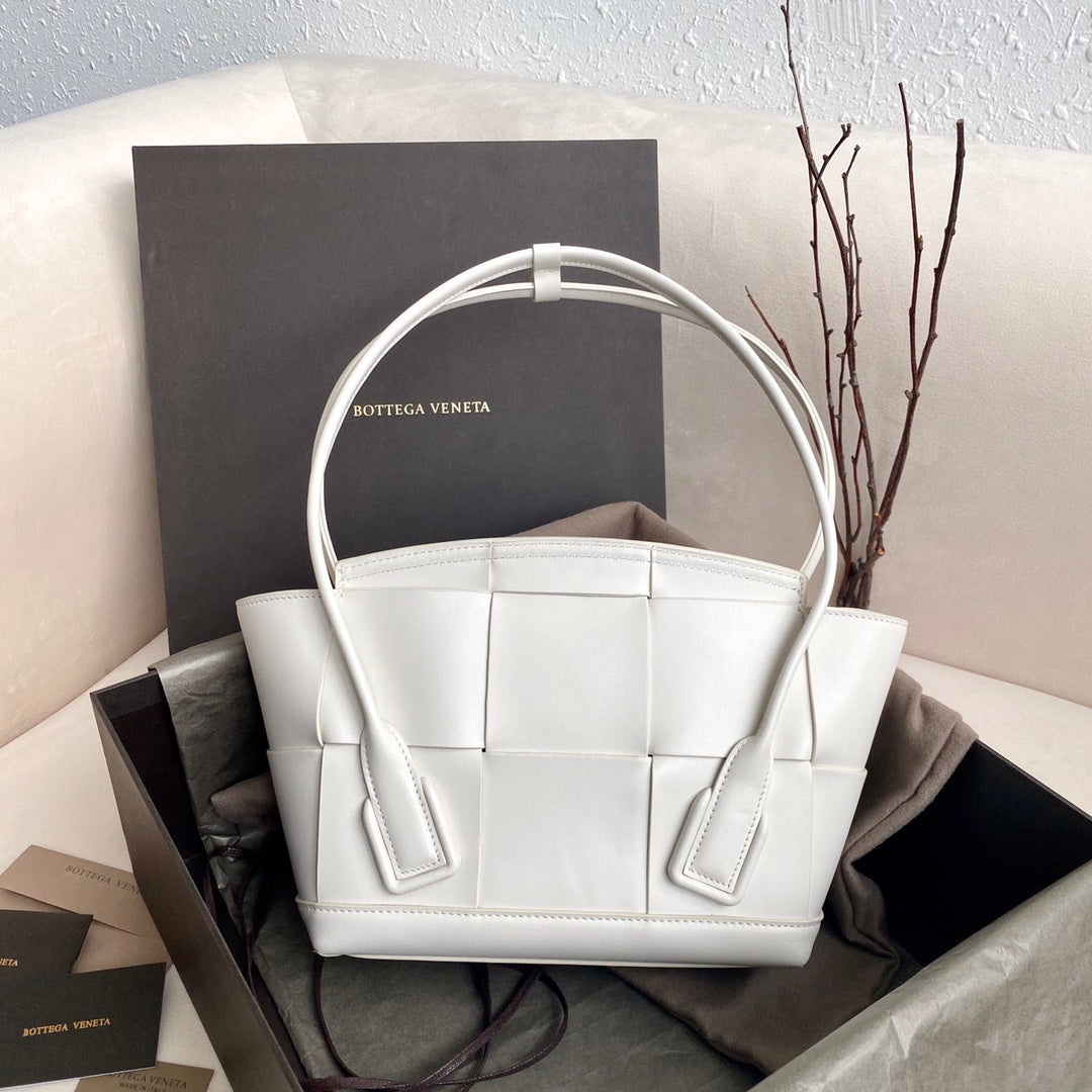 Top Quality Arco Bag For Women 12in/33cm In White