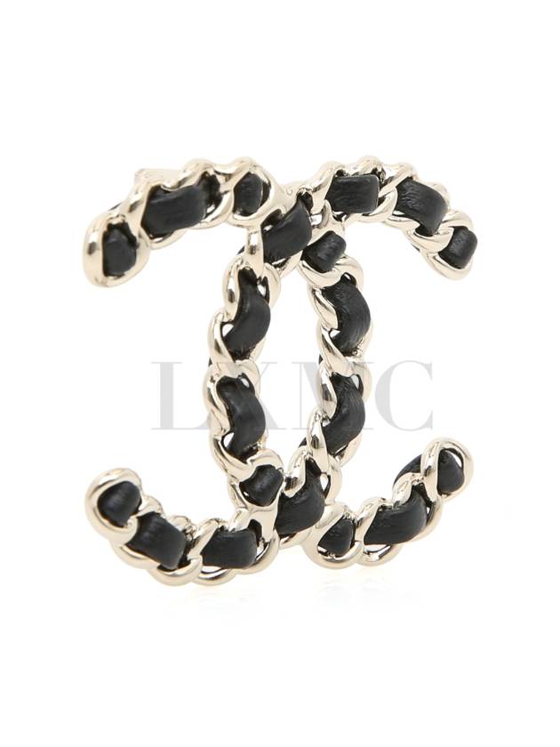 CC chain brooch black gold pendant A96202 Chanel