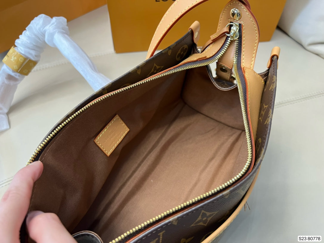 EN - New 1:1 rep Lux Bags LUV 556