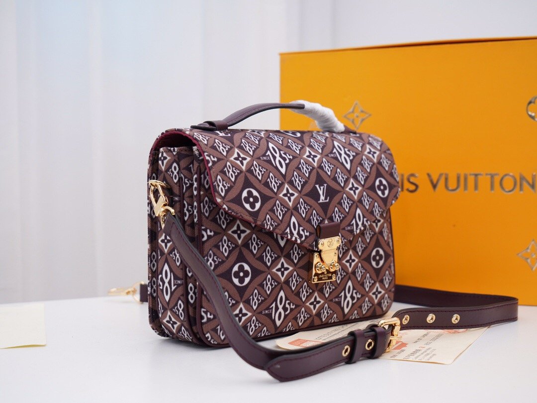 EN - New 1:1 rep  Bags LUV 130