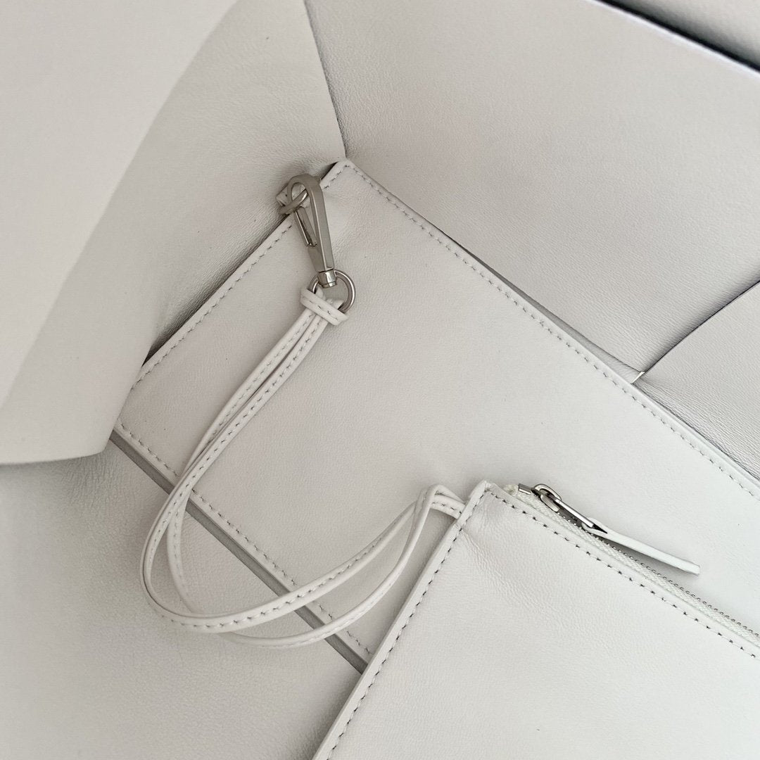 Top Quality Arco Tote Bag For Women 16.14in/41cm In White 609175VMAY39041