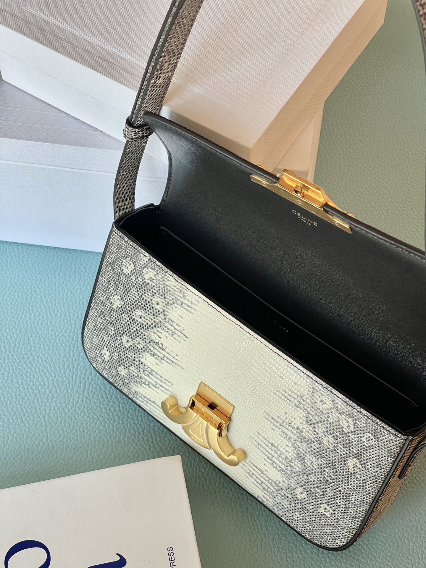 Top Quality Triomphe Shoulder Bag In Lizard Natural For Women 8in/20cm 194144BF5.02VG