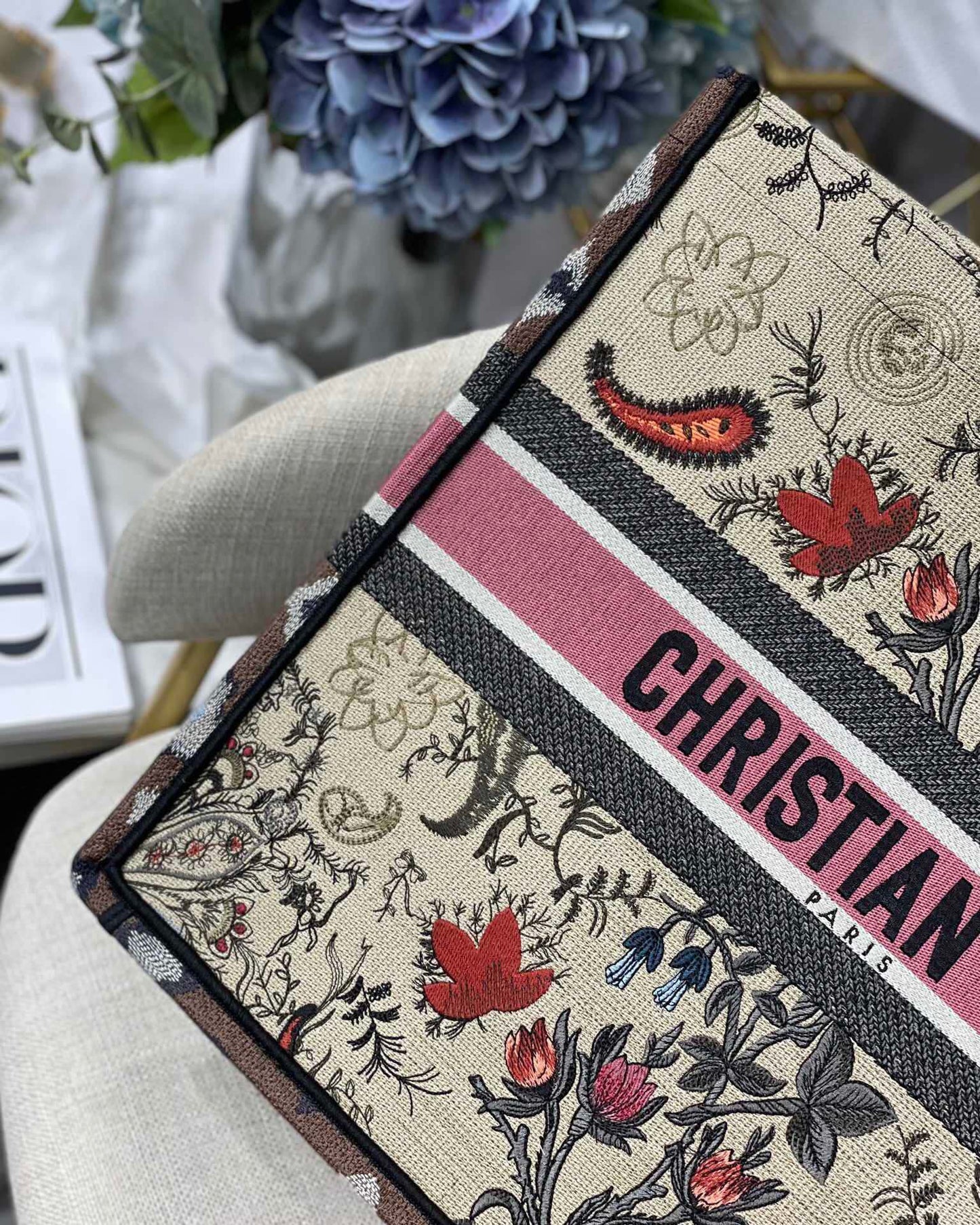 Top Quality Large Book Tote Flowers Embroidery For Women 16.5in/42cm CD M1286ZRIW