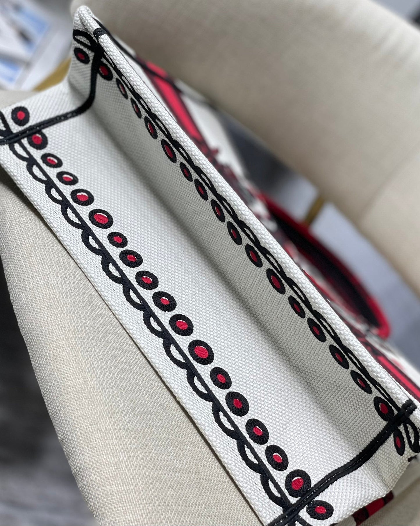 Top Quality MeTop Qualityum Book Tote Latte Multicolor Cupidon Embroidery, Red/White, For Women Womens Handbags, 41cm CD M1296ZTQG_M941