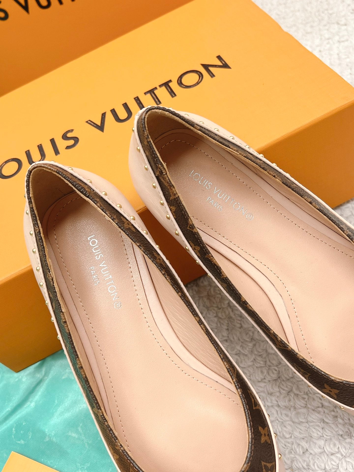 New 1:1 rep LUV High Heel Shoes 046