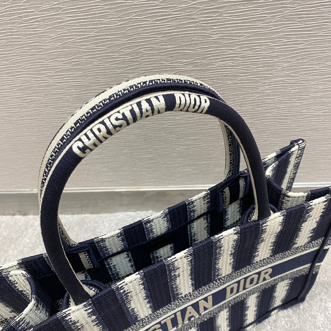 Top Quality MeTop Qualityum Book Tote Blue D-Stripes Embroidery For Women 36cm/16.5in CD