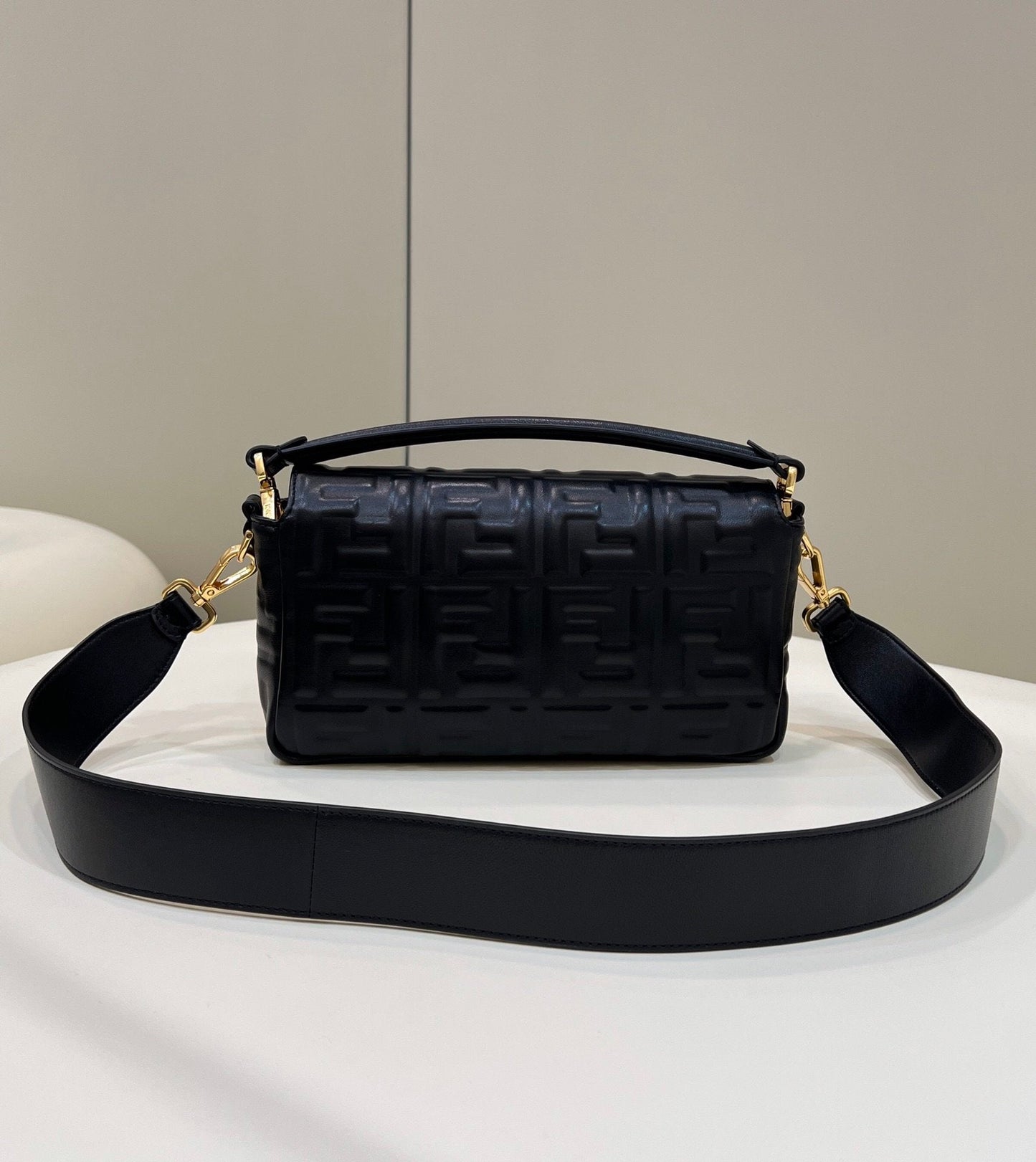 Top QualityTop Quality Baguette Black For Women, Women’s Handbags, Shoulder And Crossbody Bags 10in/27cm FF 8BR600A72VF15ZW