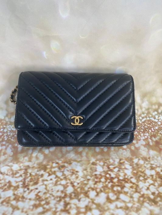 Wallet on chain leather crossbody bag Chanel Black in Leather B22-45 B23-29