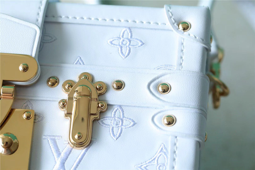 Top Quality Petite Malle Monogram White For Women,  Shoulder And Crossbody Bags 7.9in/20cm Top Quality M20847