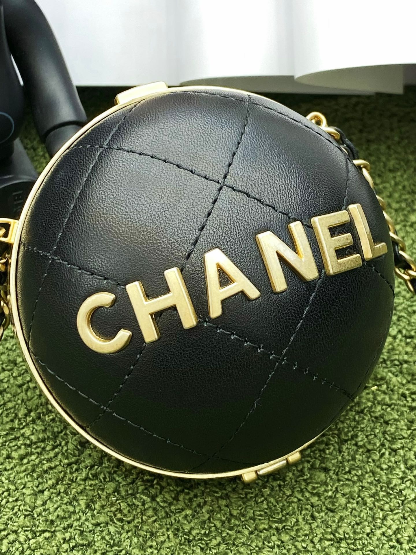 CHL Ball Bag Black and Gold Chain Bag For Women 23.5cm/95in