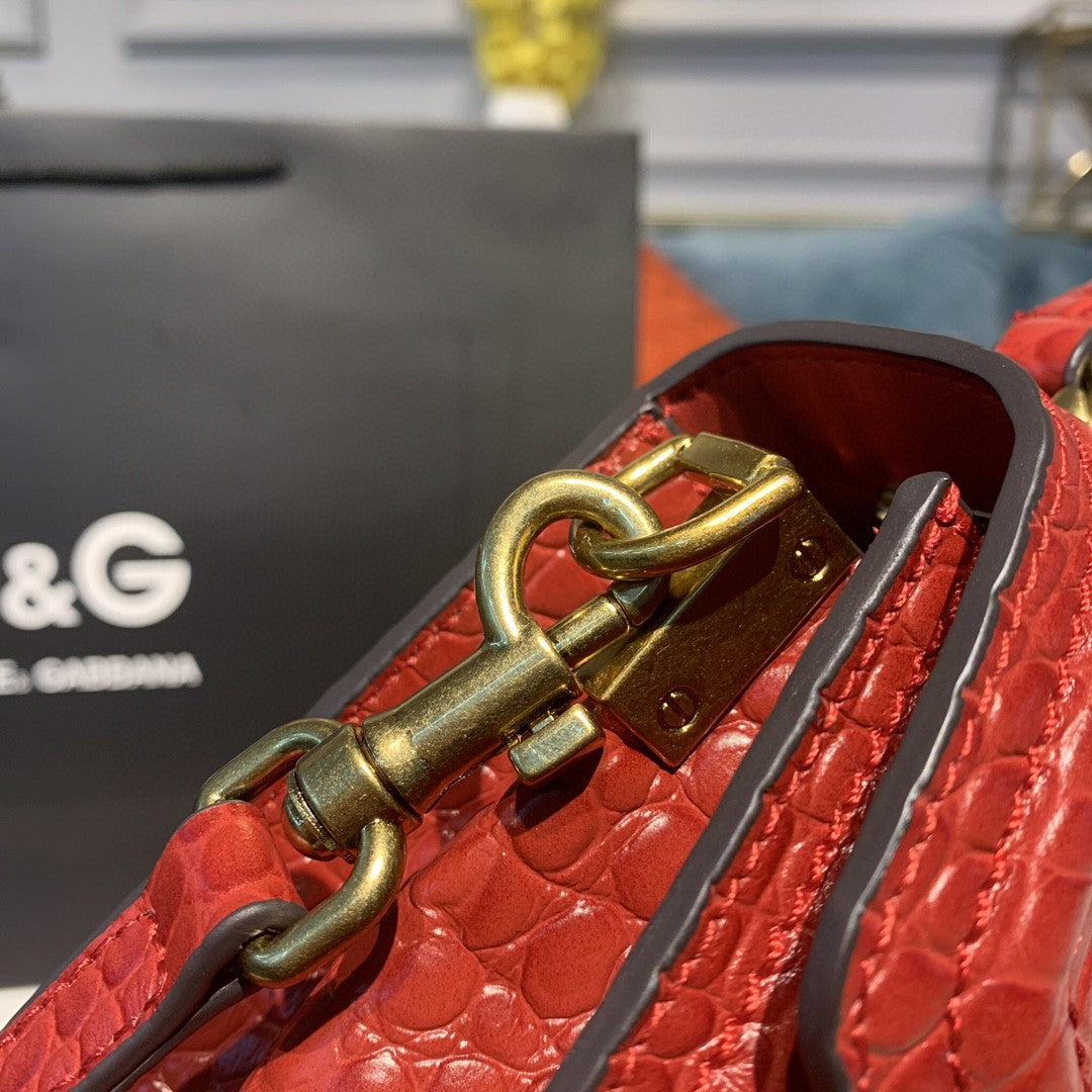 Top Quality MeTop Qualityum Devotion Bag Red For Women 9.5in/24cm