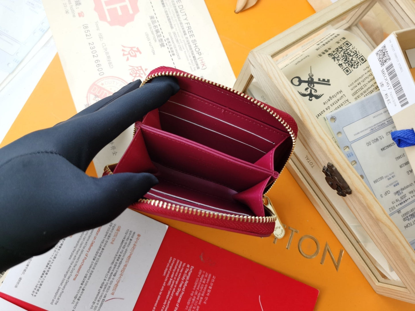 EN - New 1:1 rep  Wallet LUV 123
