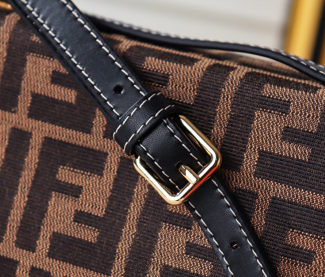 EN - New 1:1 rep  Bags FEI 063