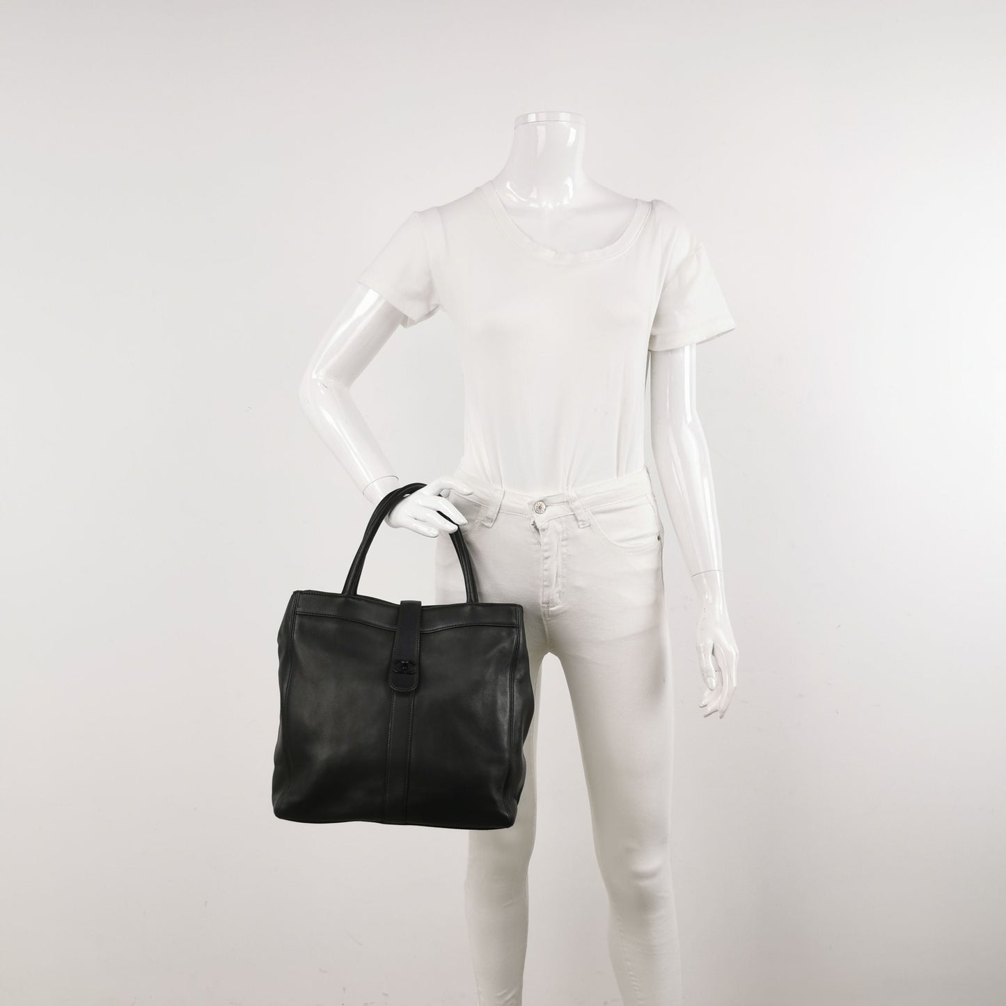 Chanel Calfskin Solid Double C Buckle   Handbag 250429781171963