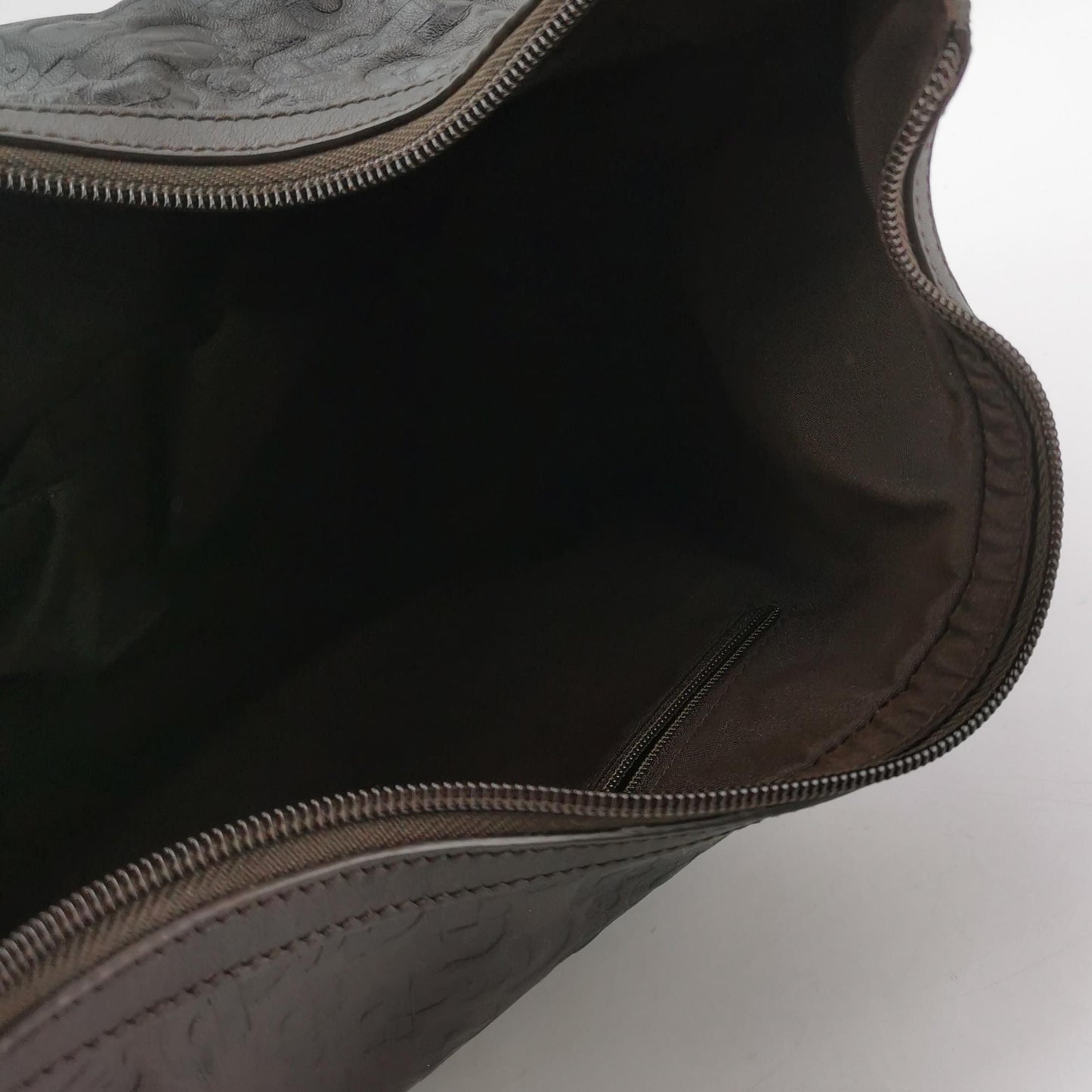 Gucci Leather Solid Color Horsebit Embossed Shoulder Bag