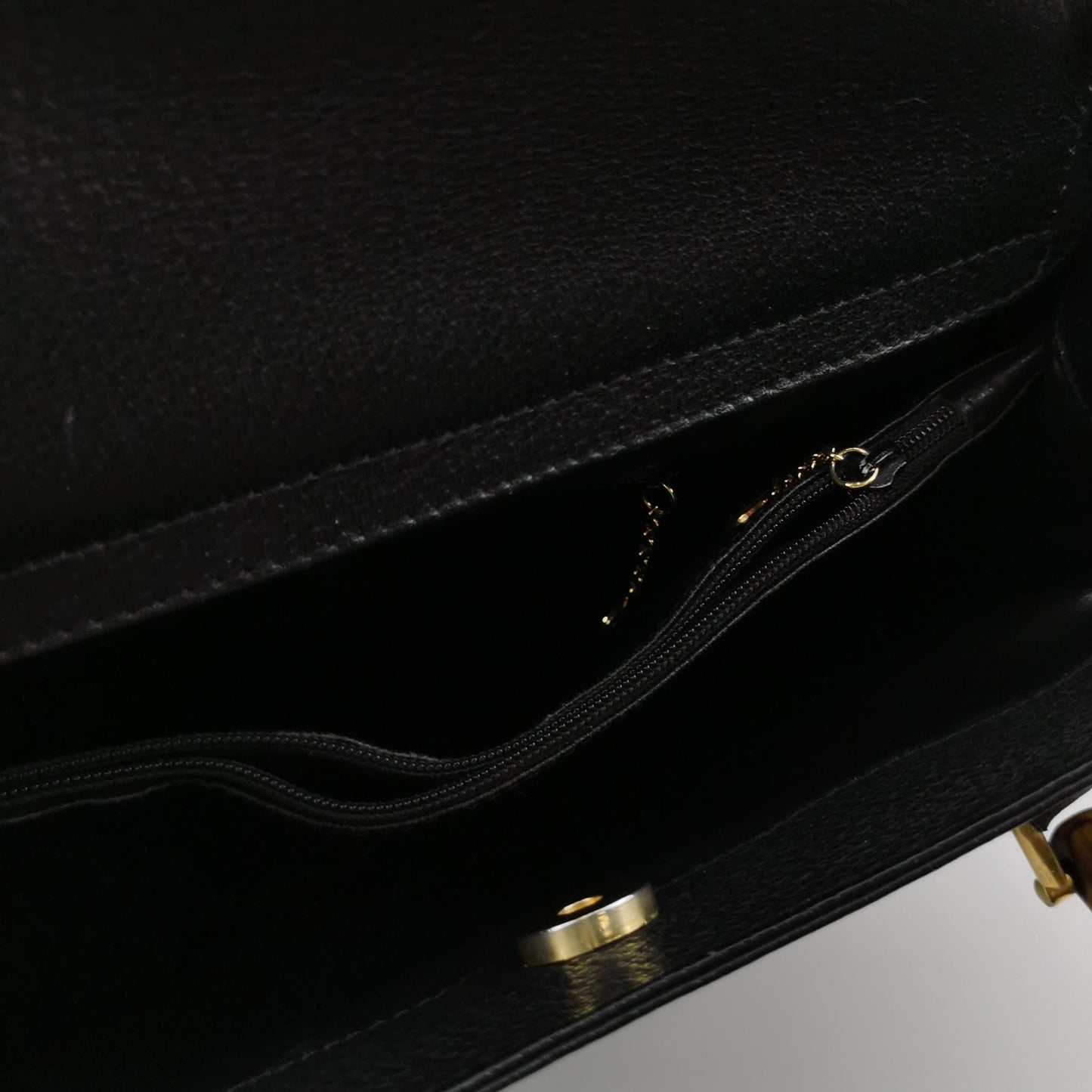 Gucci Diana Series Leather Solid Bamboo Handle   Handbag