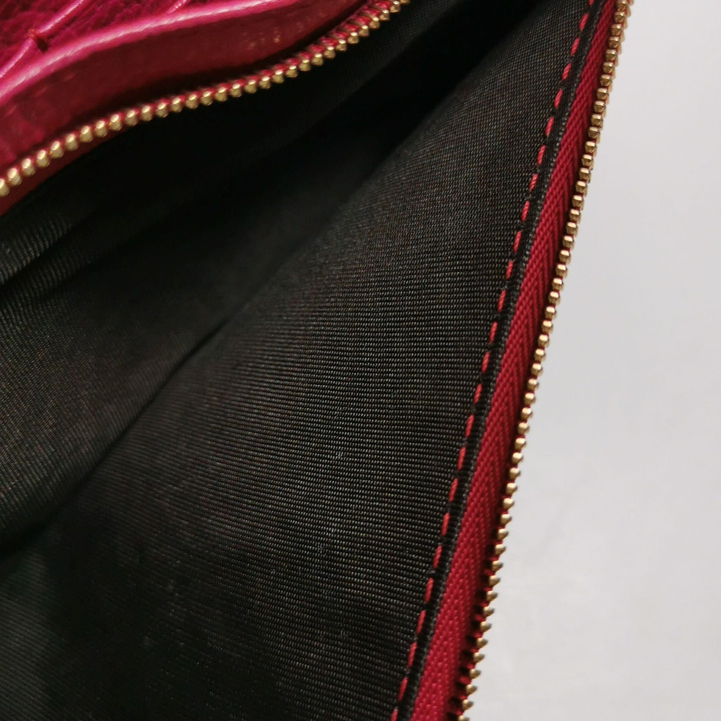 Gucci Leather Logo Crossbody Bag