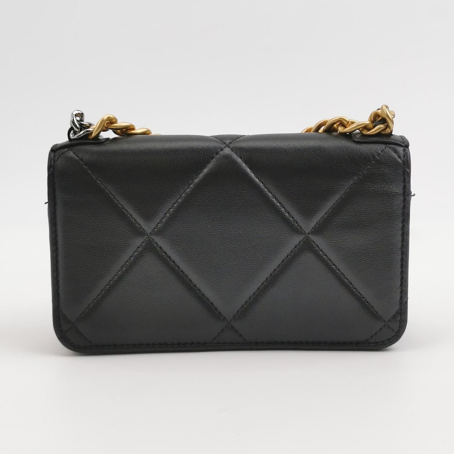 Chanel 19Bag Lamb Skin Quilted CC Turnlock Shoulder Bag 250530781214904