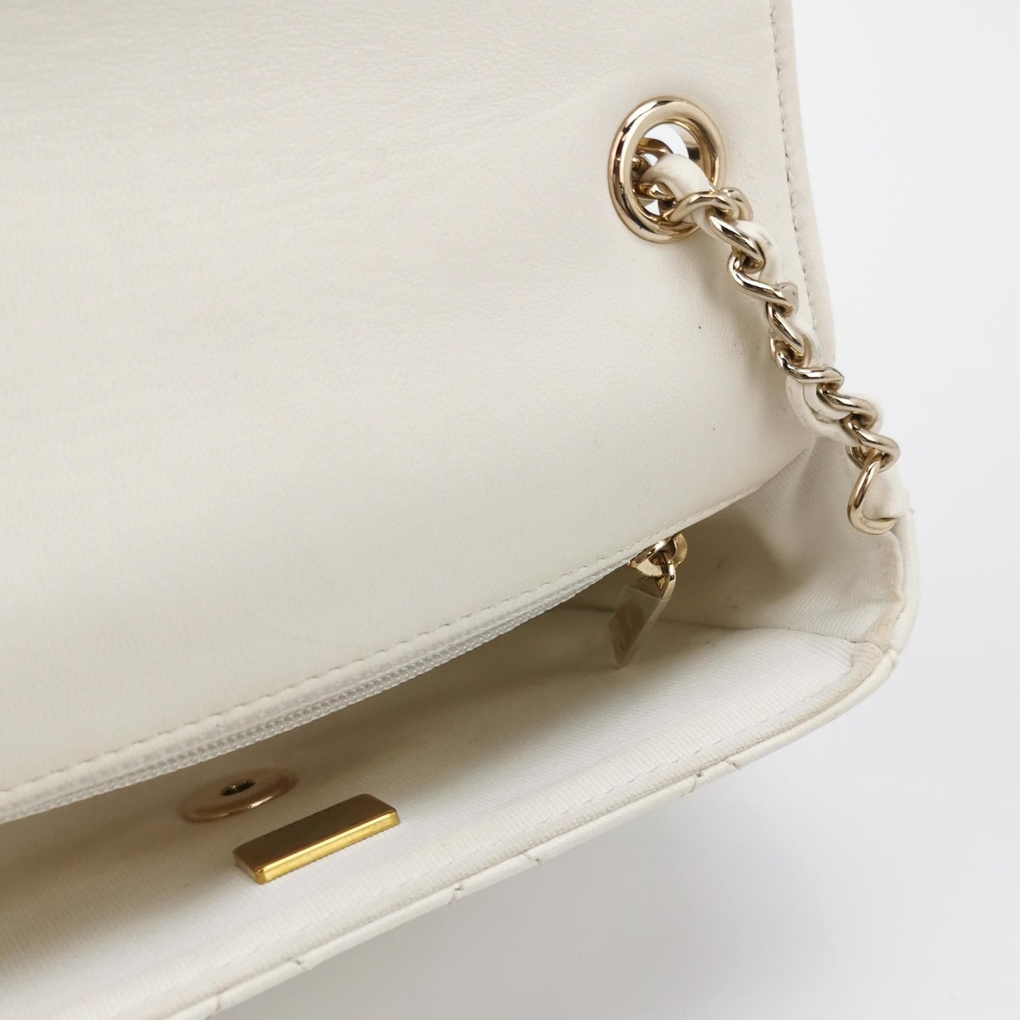 Chanel Classic Flap Seasonal Limited Edition Quilted Lambskin Double C Logo Heart Chain Crossbody Bag 250518781197610