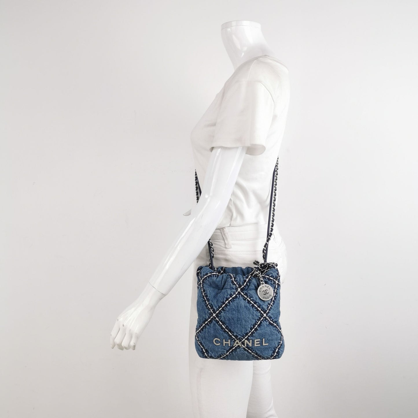 Chanel 22Bag Mini Denim Logo Coin Pendant Crossbody Bag 250427781167392