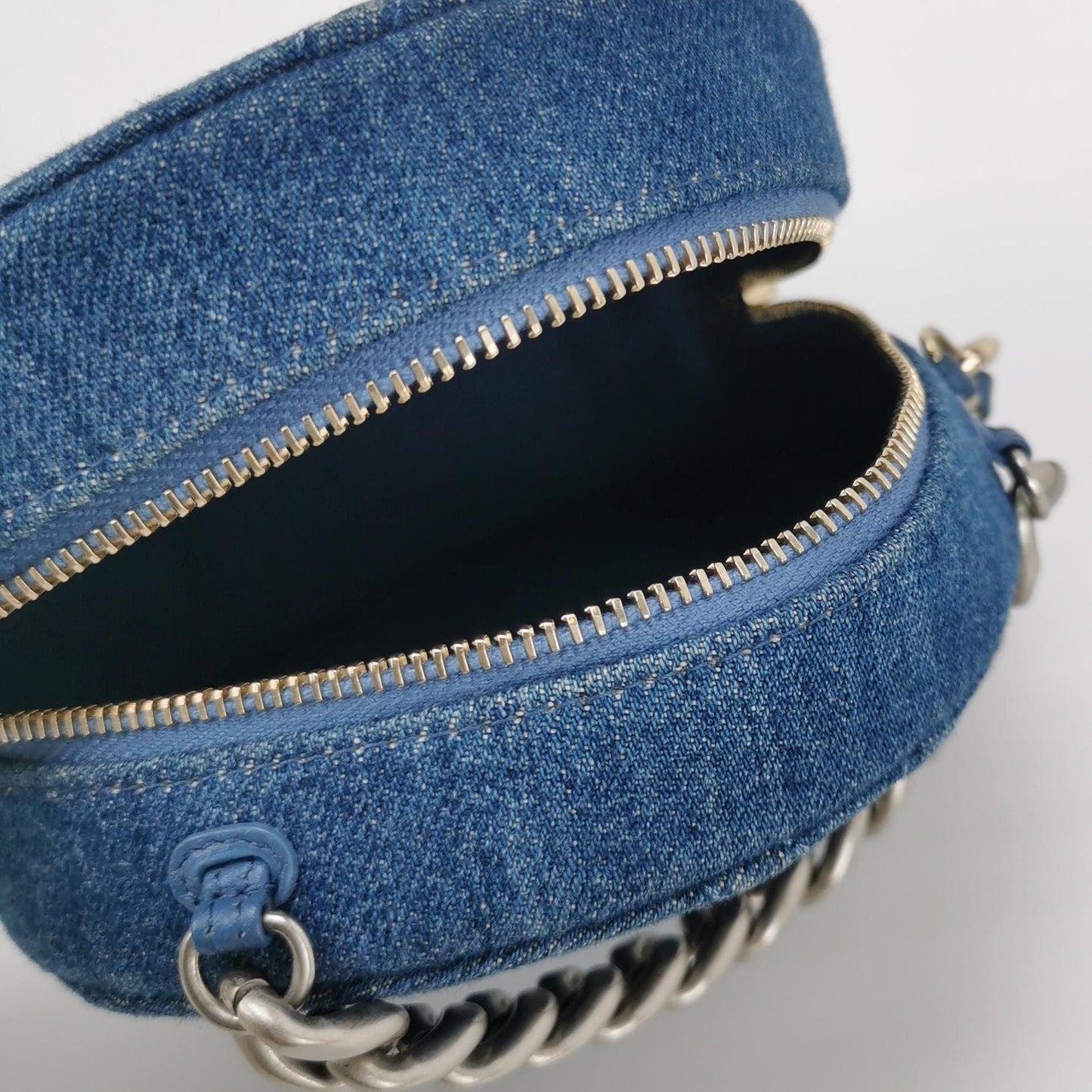 Chanel 19Bag Leather Denim Quilted CC Turnlock Crossbody Bag 250420781157344