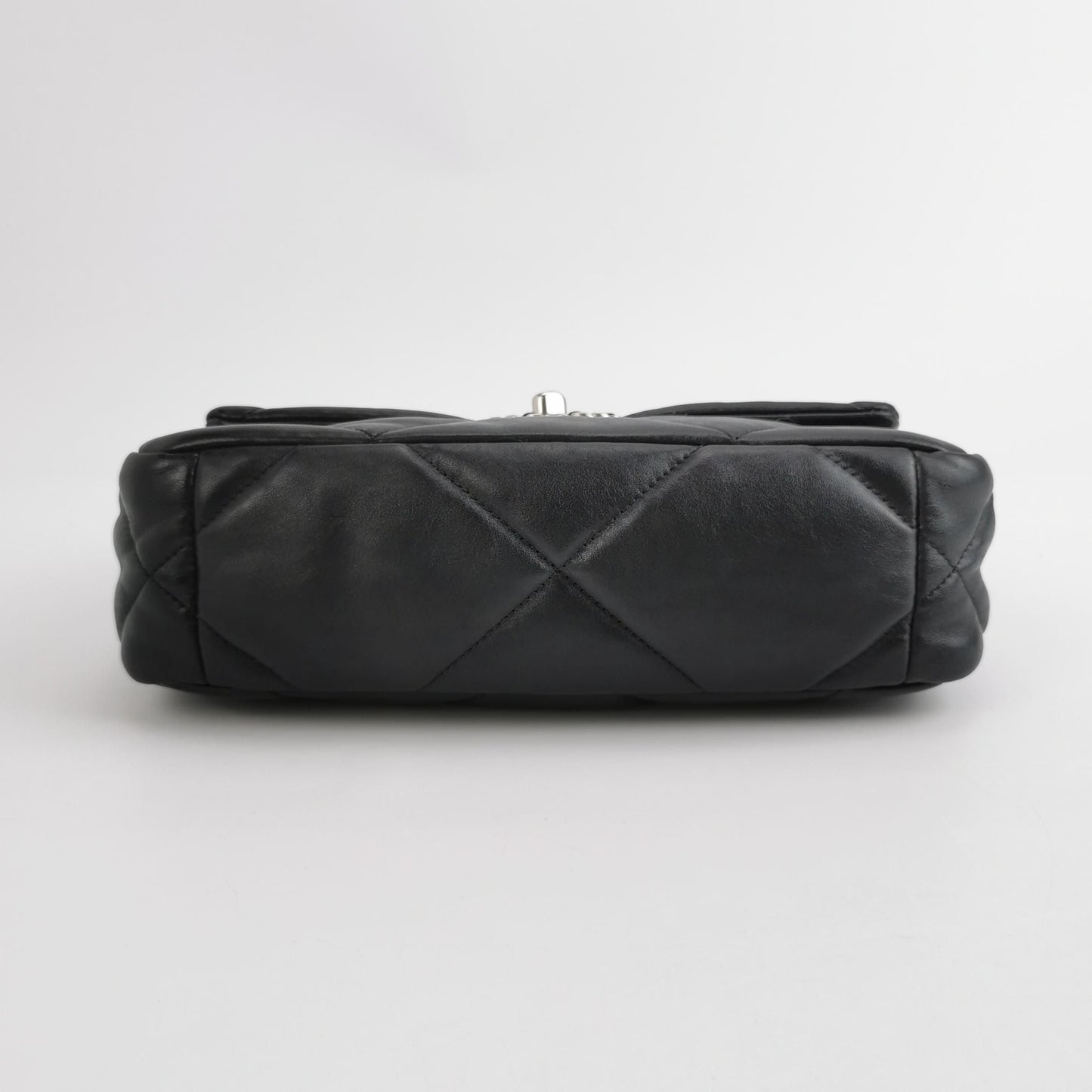Chanel 19Bag Small Lambskin Quilted CC Turnlock Crossbody Bag 250405781136007