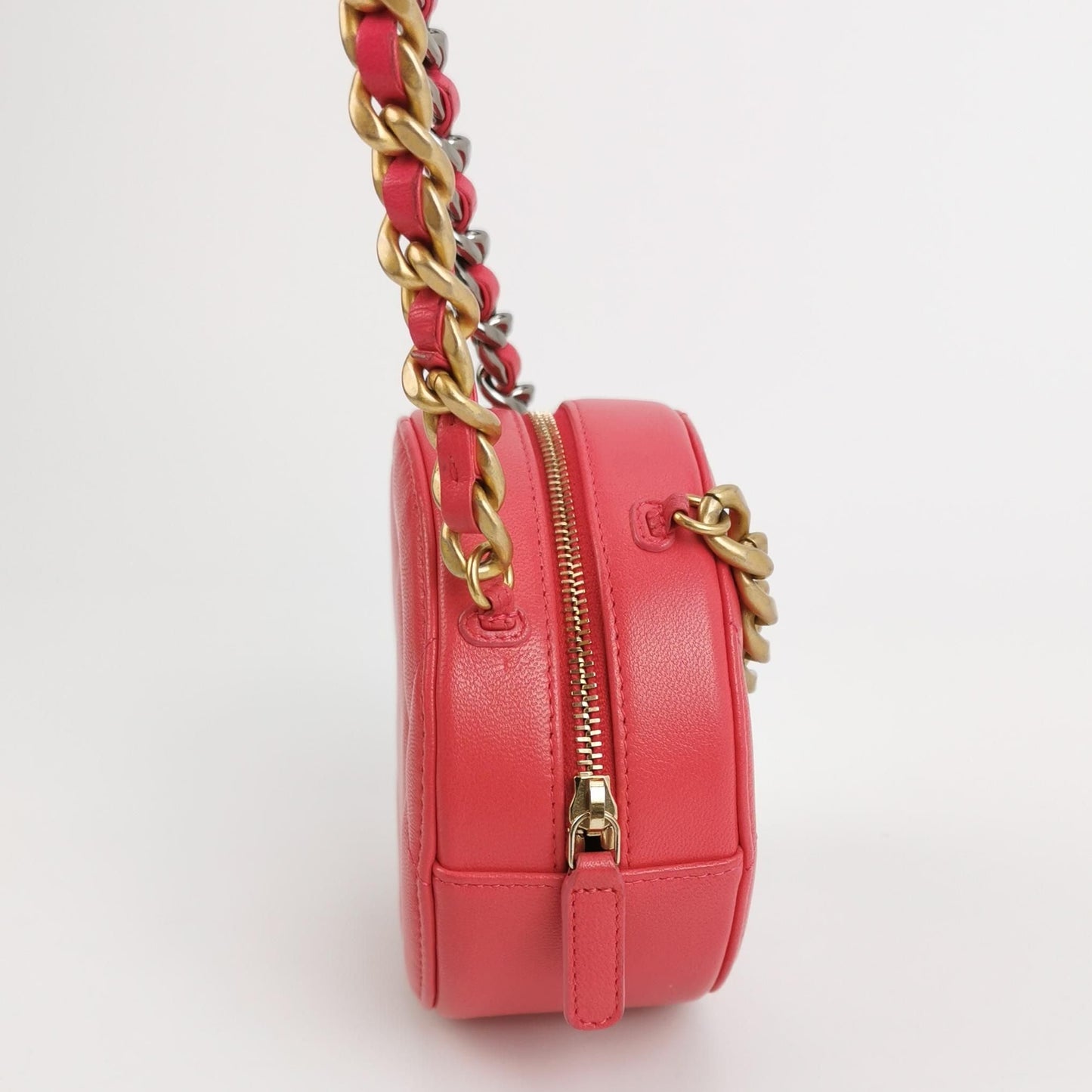 Chanel 19Bag Lamb Skin Quilted CC Turn-Lock Round Bag Shoulder Bag 250219781071338