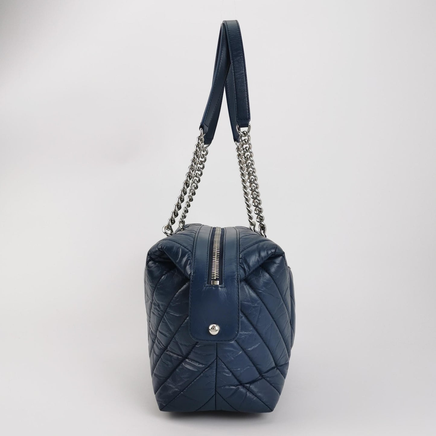 Chanel Quilted V-Pattern Double C Logo Zip Shoulder Bag 250208781054501
