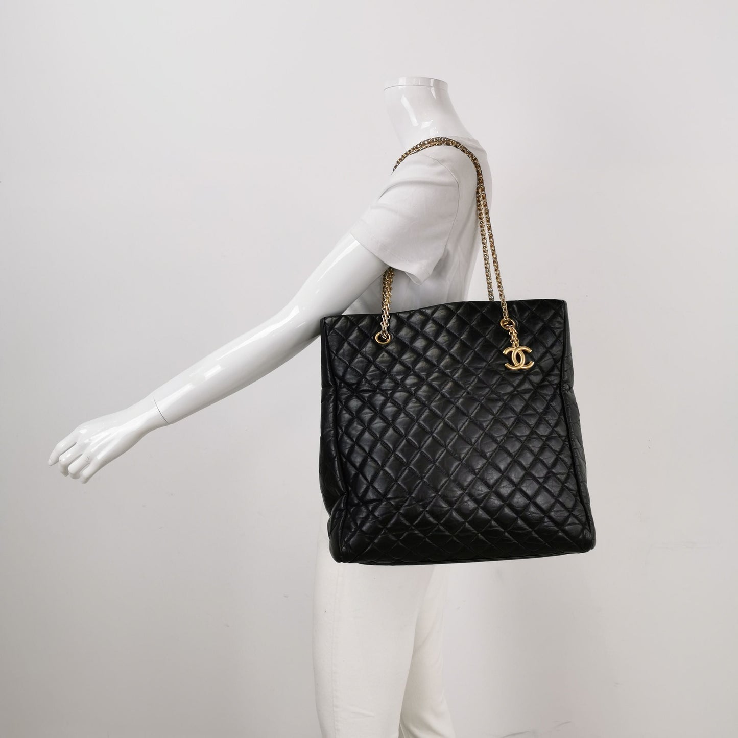 Chanel Quilted Calfskin Double C Logo Pendant Shoulder Bag 250104781010925