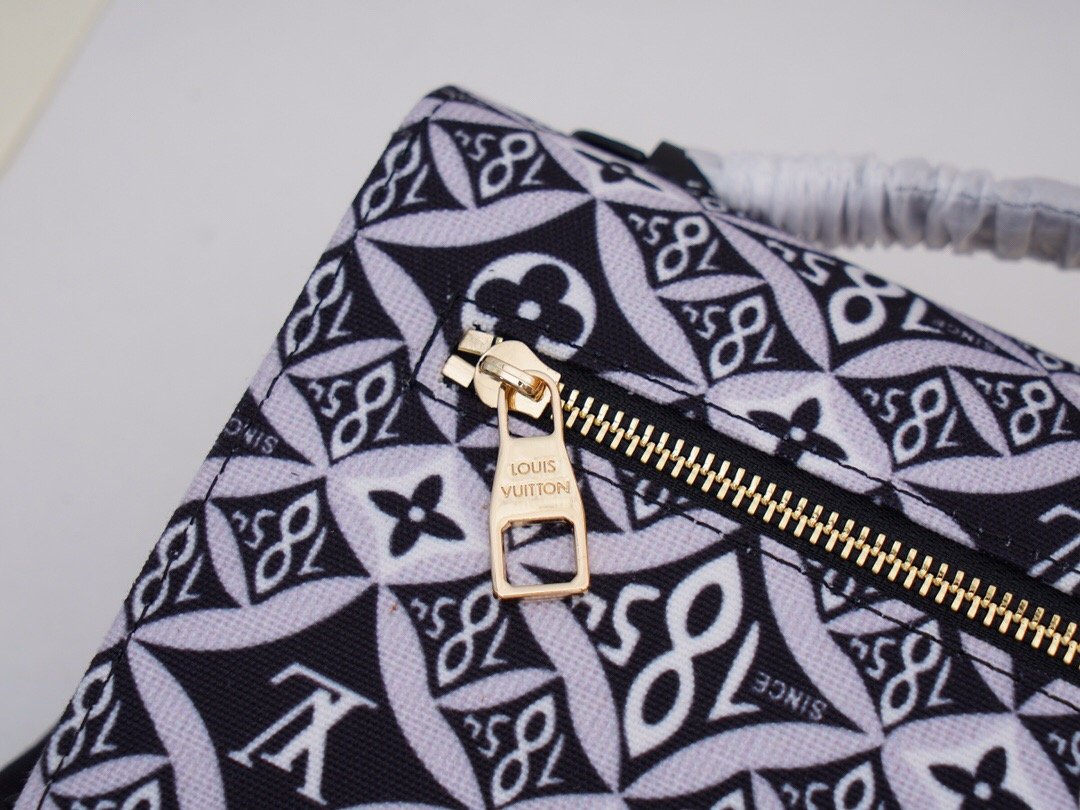 EN - New 1:1 rep  Bags LUV 129