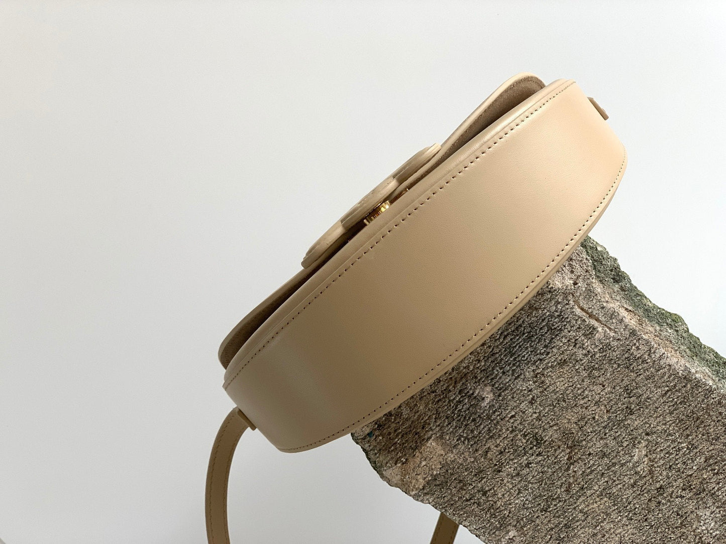 Top Quality BesaTop Quality Cuir Triomphe Bag Nude For Women 9in/23cm 111233DU3.03ND
